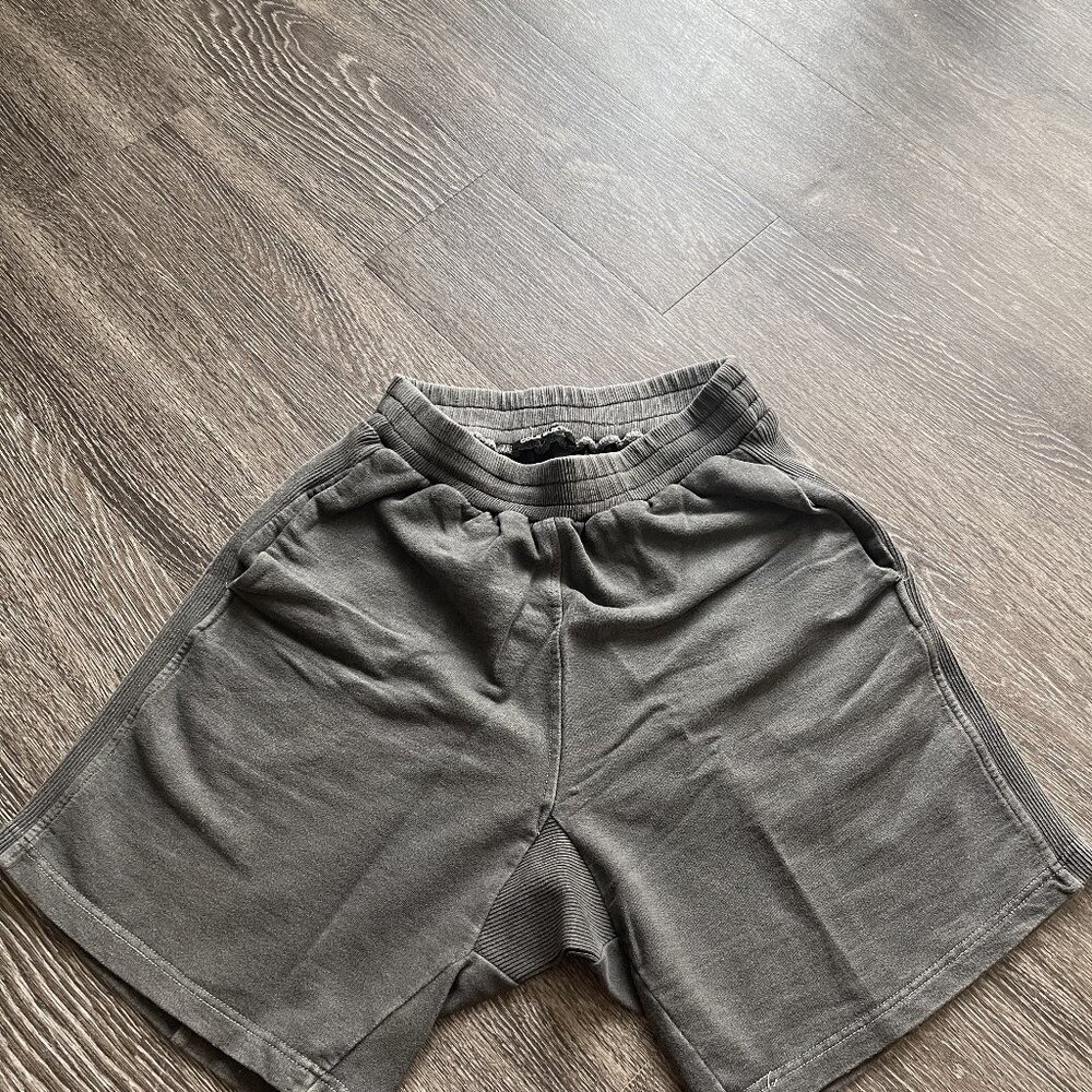 Cole Buxton Sweatshorts in Washed balck size
